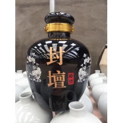 哈爾濱陶瓷酒壇廠200斤裝定做，顏色柚陶瓷150斤裝批發